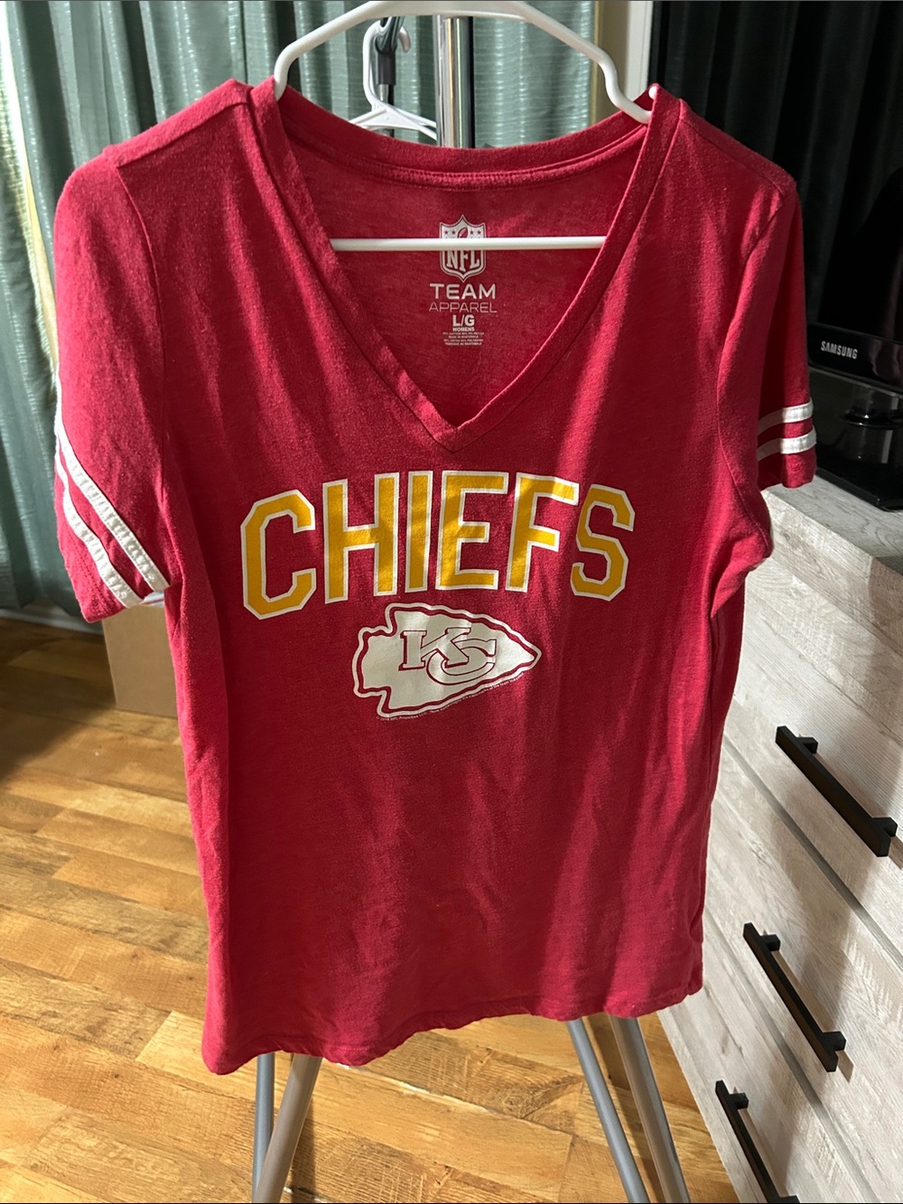 NFL Red Kansas City Chiefs Short Sleeve V-Neck Tee